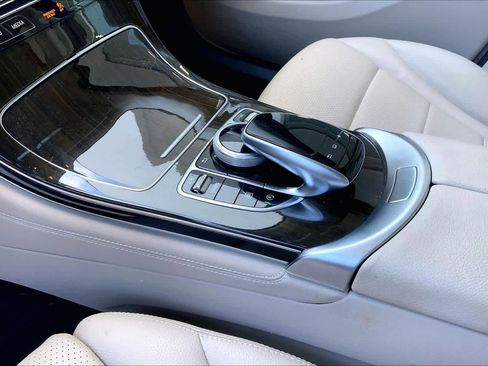 Used 2017 Mercedes-Benz GLC 300 4MATIC Coupe image 18