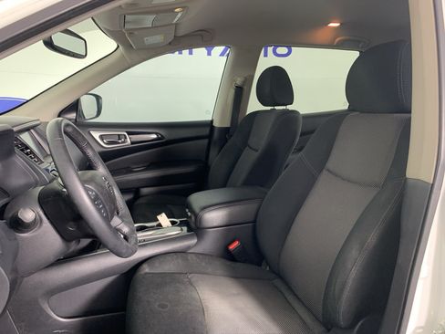 Used 2020 Nissan Pathfinder SV FWD image 15