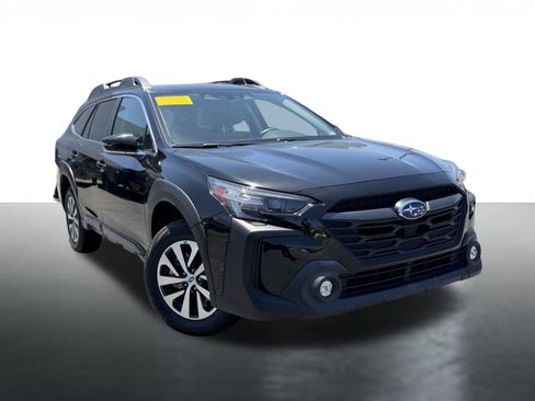 Used 2024 Subaru Outback Premium AWD/4WD image 2