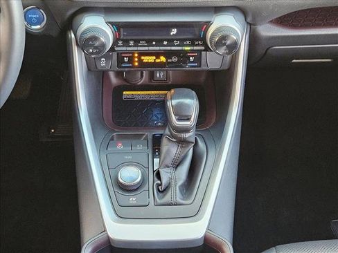 Used 2019 Toyota RAV4 Limited image 11