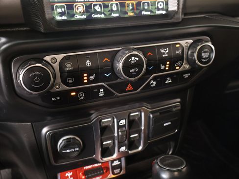 Used 2021 Jeep Gladiator Rubicon AWD/4WD image 8