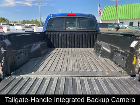 Used 2015 Toyota Tacoma PreRunner w/ SR5 Package RWD image 17