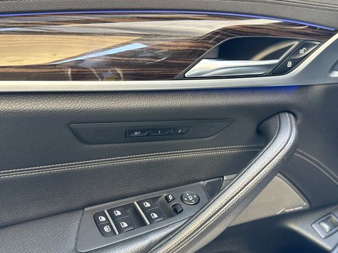 Used 2019 BMW M550i xDrive image 11