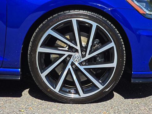 Used 2019 Volkswagen Golf R 4-Door AWD/4WD image 39