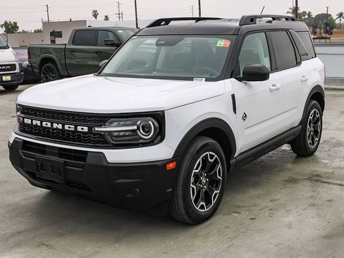 Used 2025 Ford Bronco Sport Outer Banks AWD/4WD image 3