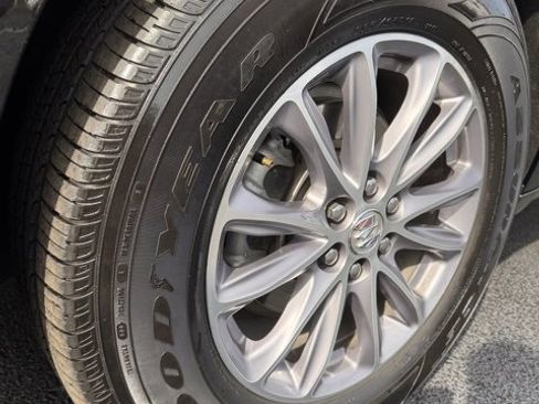 Used 2024 Buick Enclave Premium image 29