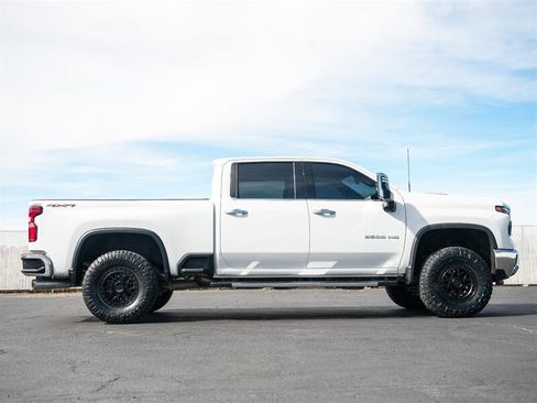 Used 2024 Chevrolet Silverado 2500 LTZ AWD/4WD image 14