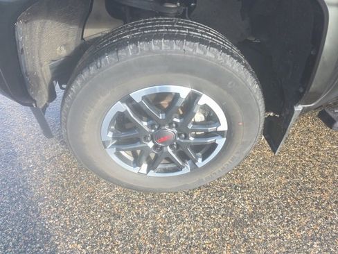 Used 2024 Toyota Tacoma TRD Sport w/ TRD Sport Upgrade Package image 5