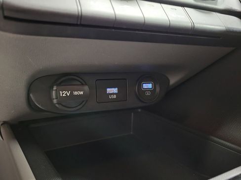 Used 2023 Hyundai Elantra SE image 16