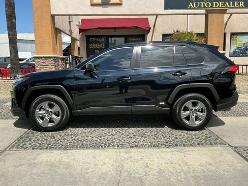 Used 2023 Toyota RAV4 LE AWD/4WD image 8