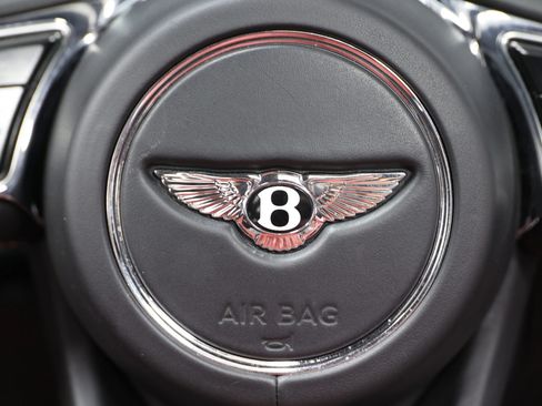 Used 2022 Bentley Bentayga AWD/4WD image 31