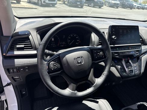 Certified 2025 Honda Odyssey Elite image 19