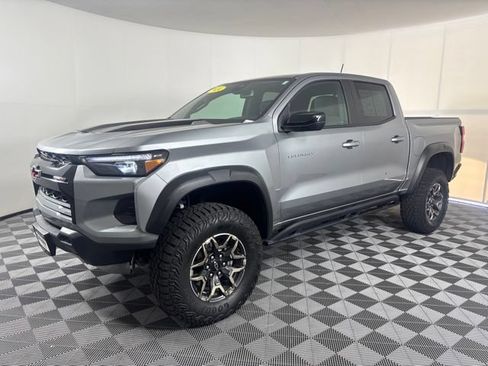 Used 2024 Chevrolet Colorado ZR2 w/ ZR2 Convenience Package III AWD/4WD image 34