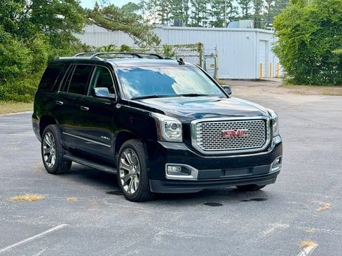 Used 2017 GMC Yukon Denali AWD/4WD image 11