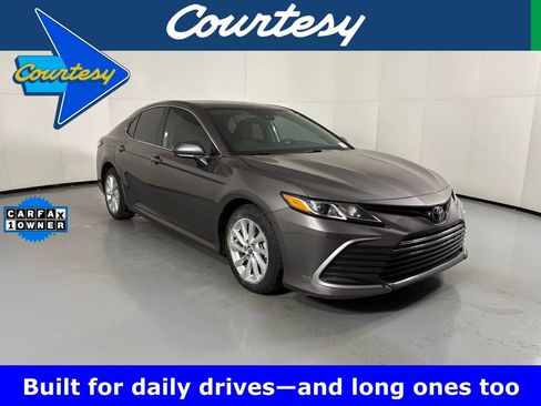 Used 2023 Toyota Camry LE image 1