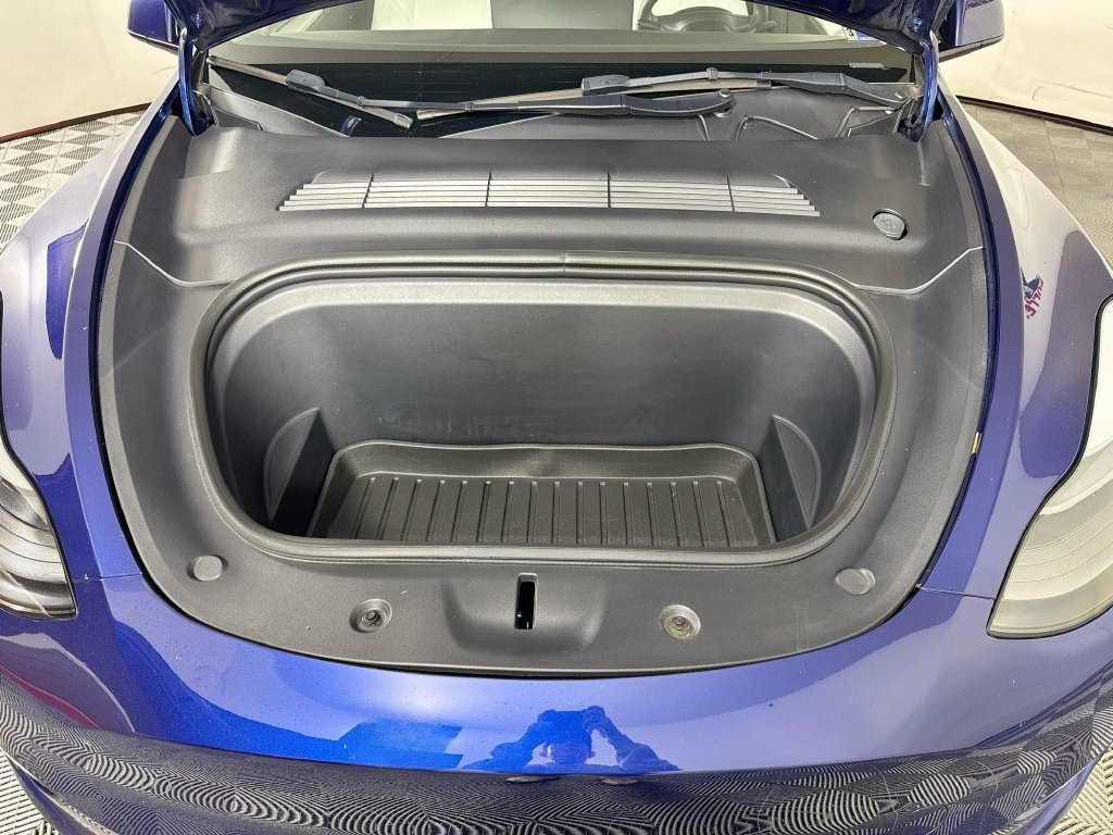 Used 2023 Tesla Model Y Long Range AWD/4WD image 30