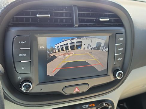 Certified 2025 Kia Soul LX FWD image 22