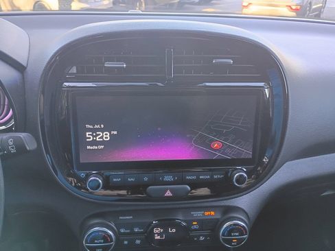 Used 2025 Kia Soul S FWD image 21
