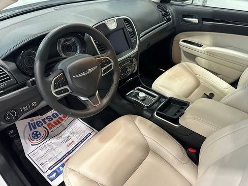 Used 2023 Chrysler 300 Touring L image 19