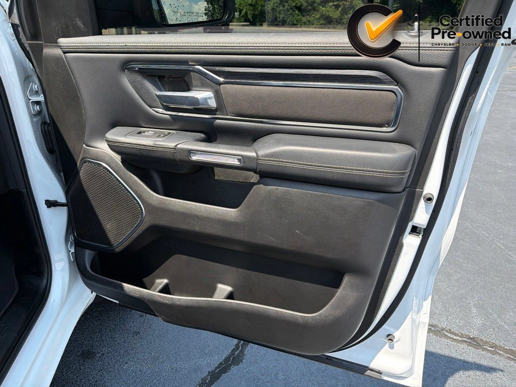 Used 2024 RAM 1500 Laramie AWD/4WD image 31