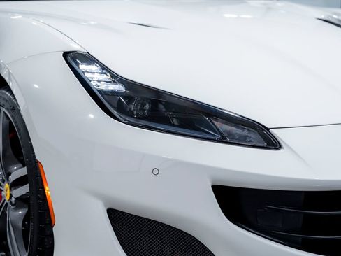 Used 2020 Ferrari Portofino RWD image 29