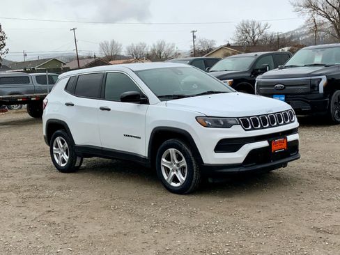 Used 2023 Jeep Compass Sport image 7