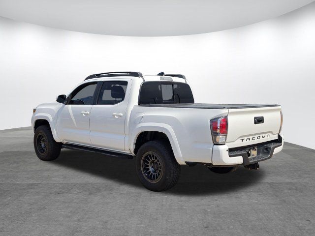 Used 2022 Toyota Tacoma TRD Sport w/ TRD Premium Sport Package AWD/4WD image 4