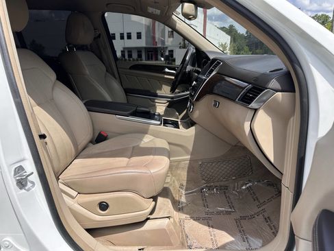 Used 2014 Mercedes-Benz GL 450 4MATIC image 17