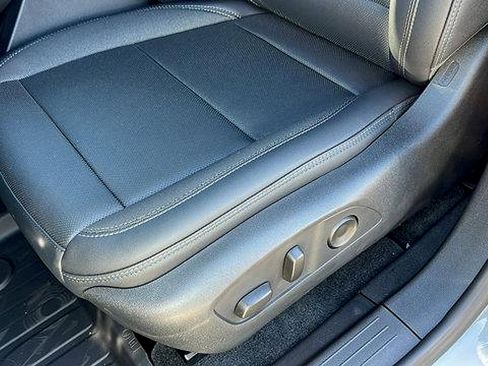 New 2026 Chevrolet Equinox EV LT image 17