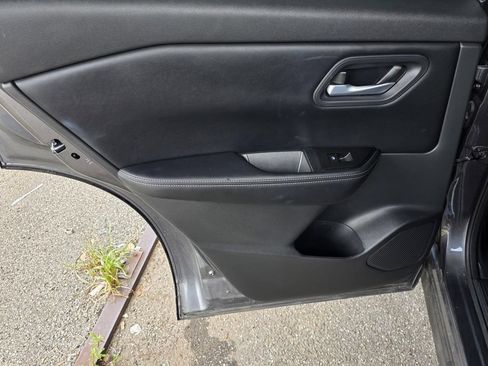 Used 2025 Nissan Rogue SV AWD/4WD image 27