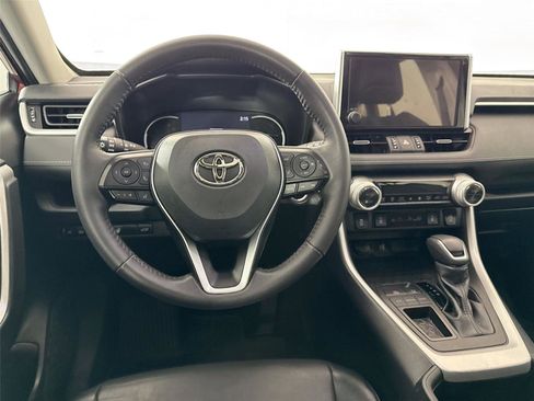 Used 2023 Toyota RAV4 XLE Premium FWD image 31