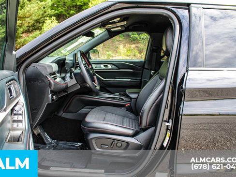 Used 2025 Ford Explorer ST-Line w/ ST-Line Street Pack AWD/4WD image 16