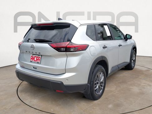 Used 2024 Nissan Rogue S FWD image 14