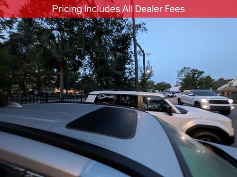 Used 2022 Toyota RAV4 XLE Premium AWD/4WD image 11