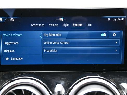 Used 2024 Mercedes-Benz GLB 250 image 31
