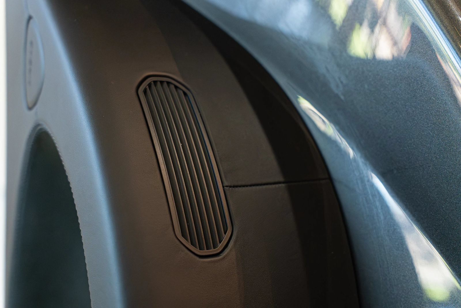 Used 2016 McLaren 570S Coupe RWD image 35