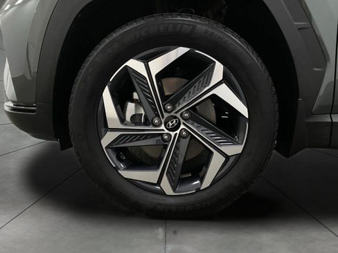 Certified 2024 Hyundai Tucson Limited AWD/4WD image 12