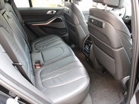 Used 2025 BMW X5 xDrive50e image 18