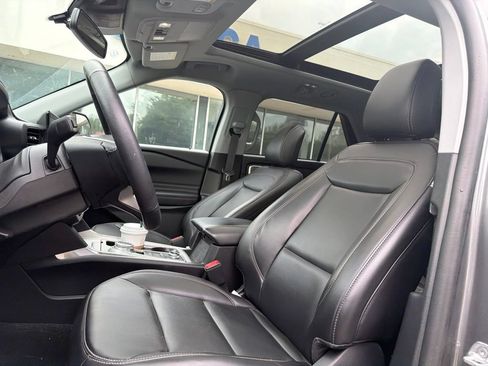 Used 2023 Ford Explorer XLT w/ Equipment Group 202A AWD/4WD image 15