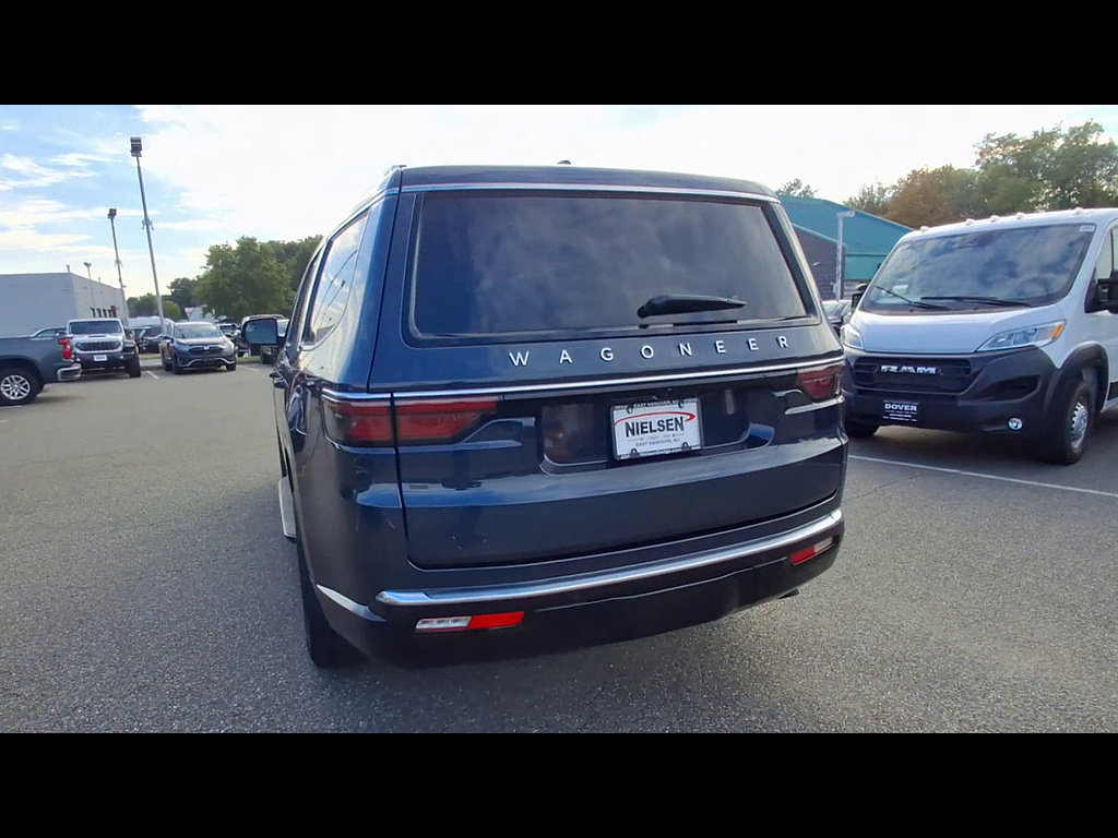 Used 2025 Jeep Wagoneer 4WD image 7