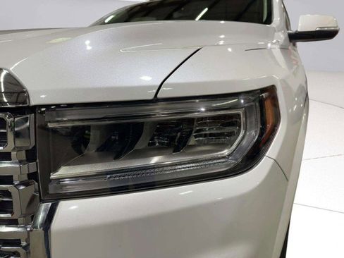 Used 2021 GMC Acadia Denali w/ Denali Technology Package image 11