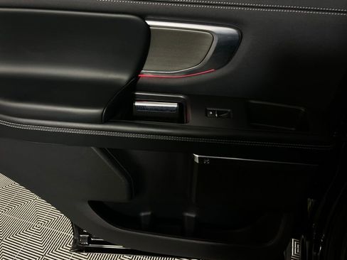 Used 2025 Ford Expedition Platinum image 30