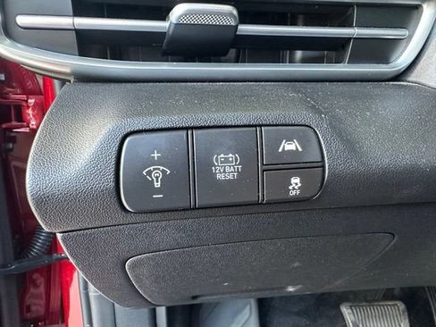 Used 2023 Hyundai Elantra Limited FWD image 26