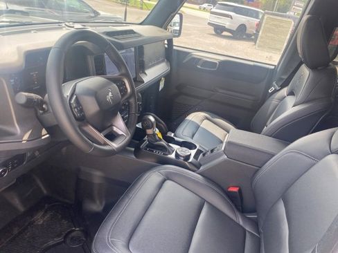 New 2025 Ford Bronco Badlands image 16