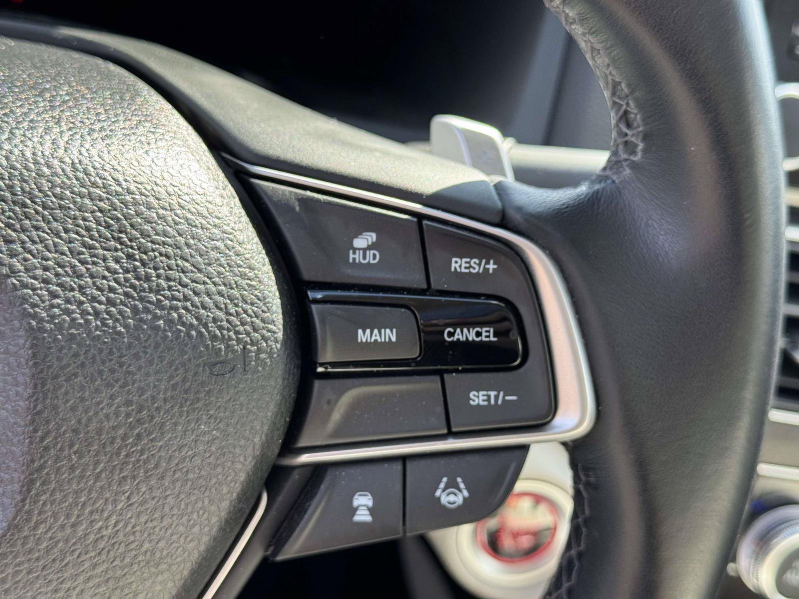 Used 2018 Honda Accord Touring image 19