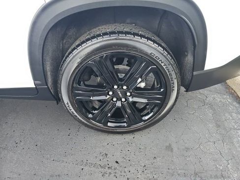 Used 2025 GMC Acadia Elevation w/ Elevation Premium Package image 18