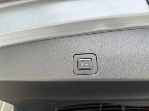 Used 2023 Buick Encore GX Select w/ Sport Touring Package FWD image 60