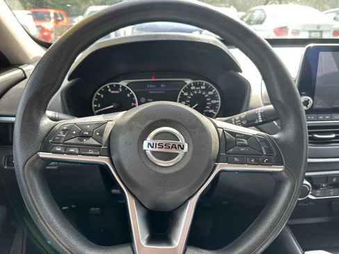 Used 2019 Nissan Altima 2.5 S FWD image 12
