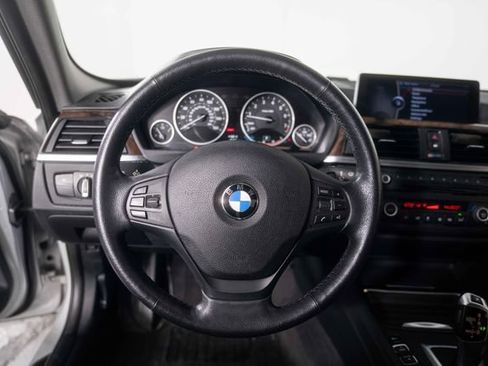 Used 2013 BMW 335i xDrive Sedan AWD/4WD image 21