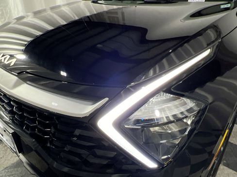 Used 2023 Kia Sportage EX image 13